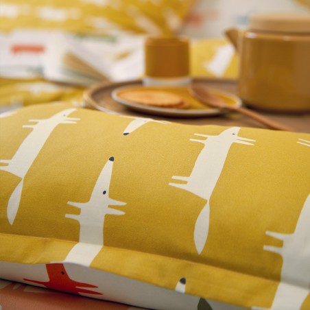 Taie d'oreiller Birthday Fox par Scion Living